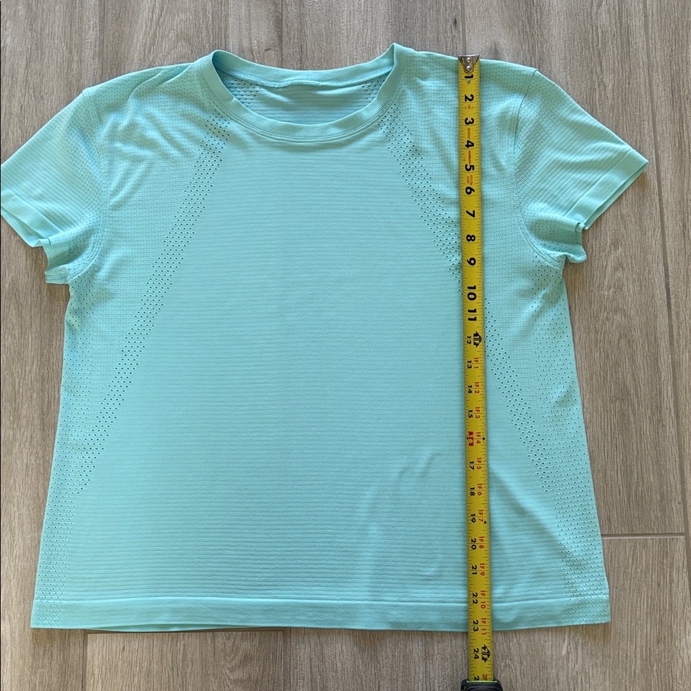 Lululemon Light Blue Short Sleeve Athletic Top Size 12 - Picture 8 of 11